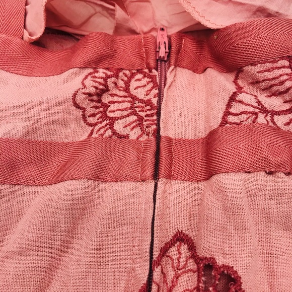 Embroidered Linen Tank Top - Picture 3 of 8